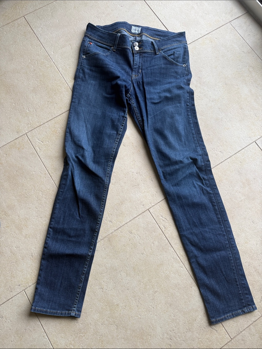 Classic Dark Blue Women's Straight HUDSON Jeans - Size 30 - NEVER WORN